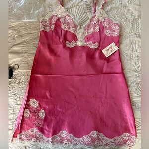 Embroidered silk Chemise